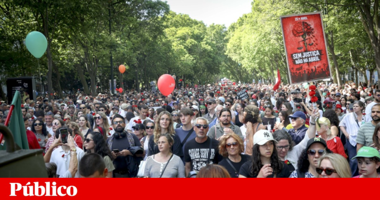 From Parliament to the streets: thousands celebrated April, with Seguro paying attention to young people