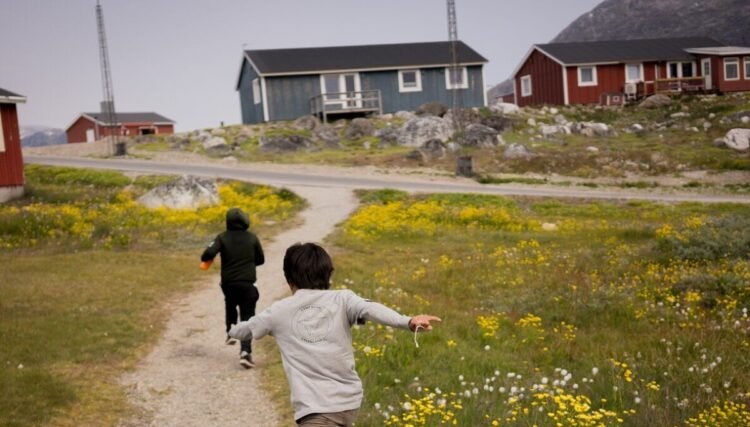 Remember to set the clock: Summer time hits Greenland this weekend