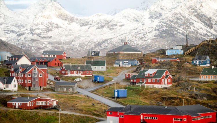 New asphalt and improved infrastructure in Tasiilaq