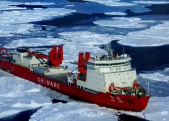 Naalakkersuisut and Royal Arctic Line: RAL must not have icebreakers