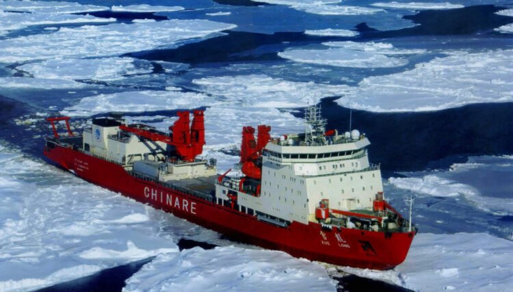 Naalakkersuisut and Royal Arctic Line: RAL must not have icebreakers