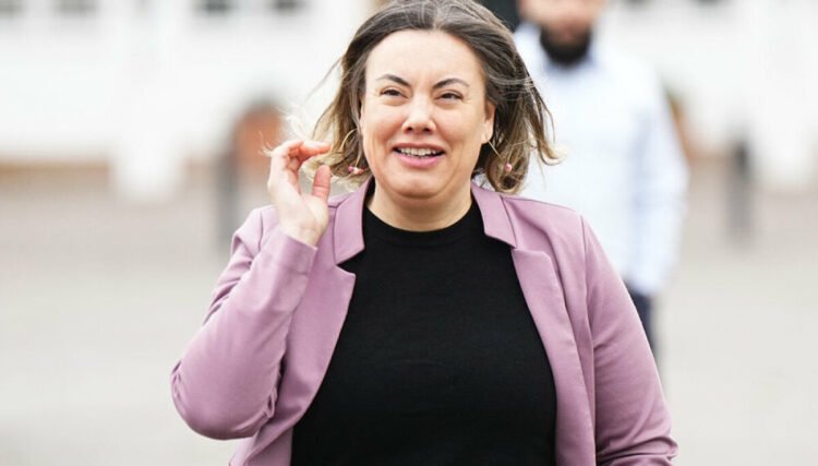 Greenlandic member of parliament leans towards red government