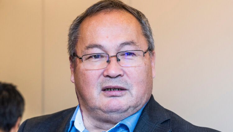 Former mayor wants to extend his leave because of his work in tourism