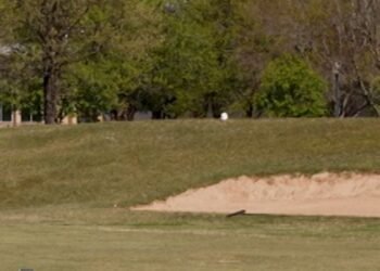Golfers battle Trump over takeover of public golf courses