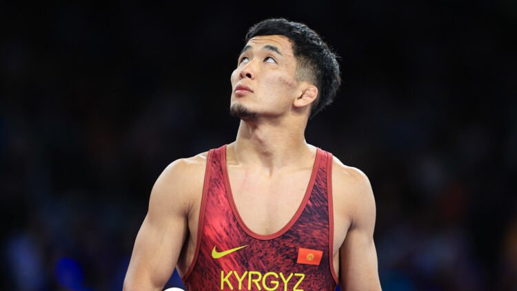 Why doesn’t Zholaman Sharshenbekov receive a scholarship from the state?