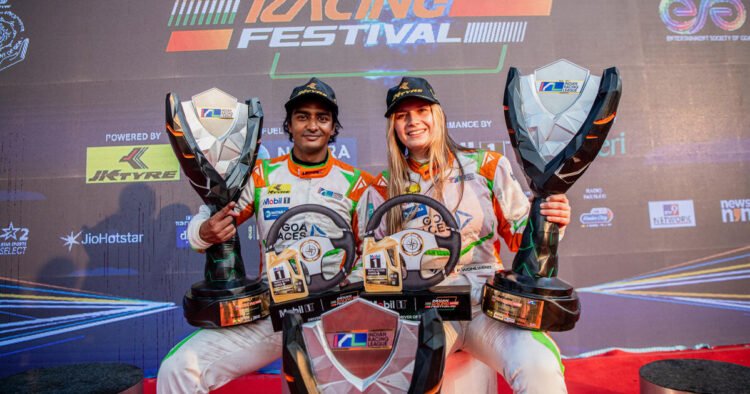 Wohlwend celebrates championship in the Indian Racing League
