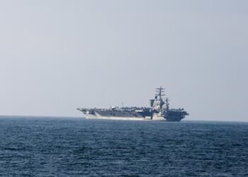 These are the images of the historic aircraft carrier USS Nimitz during its passage through Ecuador | Community | Guayaquil
