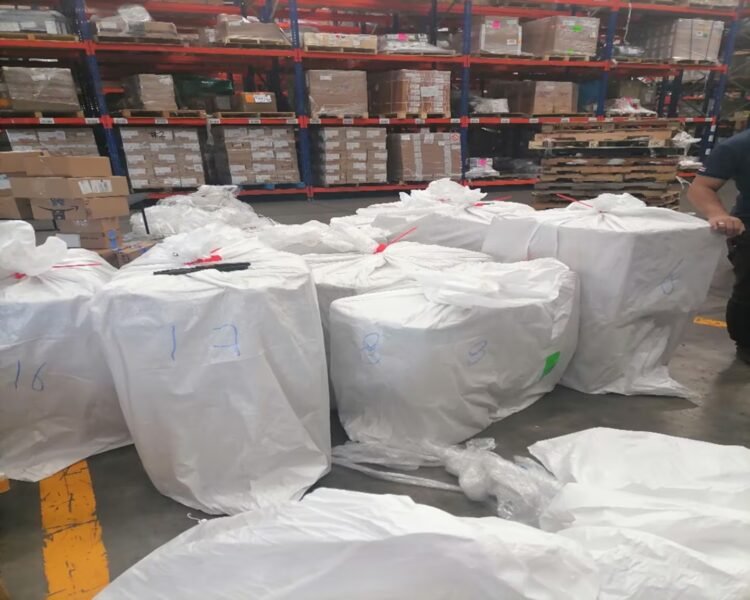 Customs retains more than 7,000 kilos of irregular merchandise in courier shipments