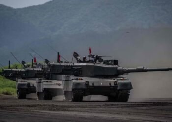 Japan lifts ban on lethal arms exports