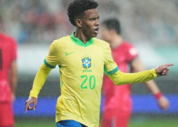 Chelsea’s Brazilian winger Estevao out for the rest of the season, World Cup in danger