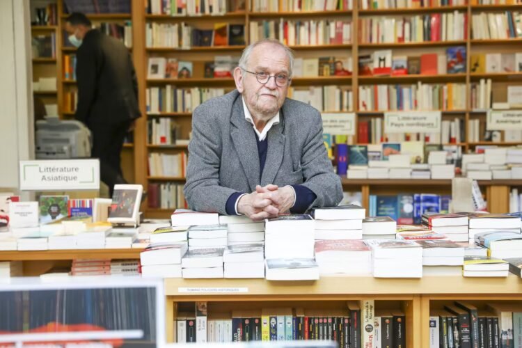 Bolloré’s takeover of Grasset: ‘Bookshops now serve as sentinels of resistance to the radical rightward shift of society’
