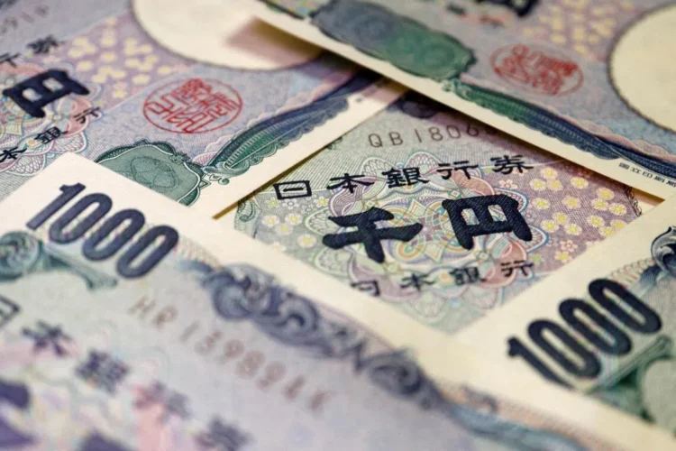 Yen hits new low against Singapore dollar