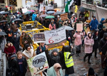 Gallery: Forest conservation demo takes place in Tallinn | News