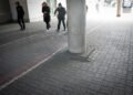 Tallinn may reconsider deal after Viru Keskus protest over sidewalk project | News