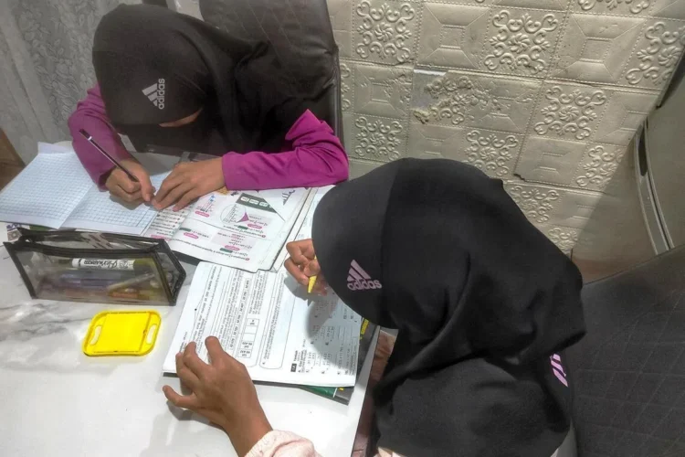 Digital poverty holding back needy children in Malaysia