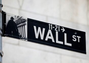 Wall Street monitors private credit risk as AI disruption, outflows cause concern