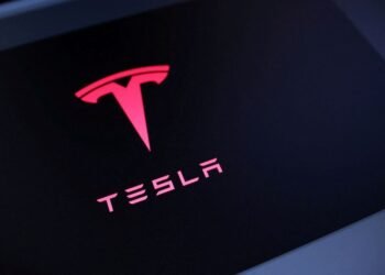 Tesla settles wrongful death lawsuit over crash that killed Florida teenager