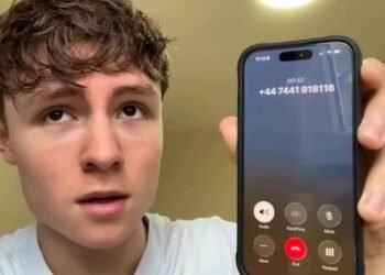 01:13EnglandWith an absurd question, Henry exposes an AI fraud call141644