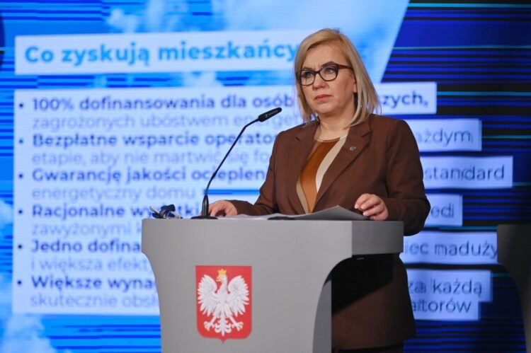 Pressure mounts on climate minister as Razem party joins calls for dismissal