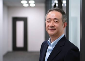 Japan’s largest regional bank takes on big names in hiring spree