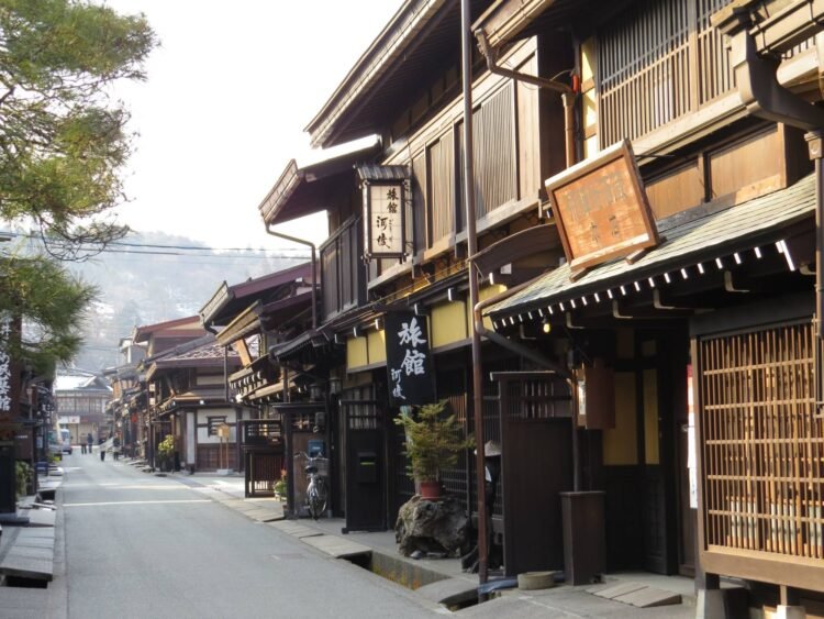 Japan’s tourism industry begins to feel pain of Iran war