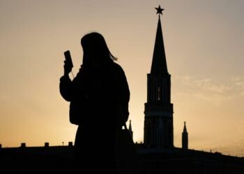 Steve Rosenberg: Internet under increasingly tight Kremlin control is causing discontent in Russia