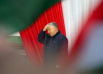 The Guardian: Orban’s associates rush to transfer wealth from Hungary after election defeat