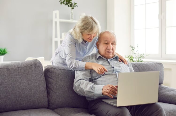 Ignored gray hair: the segment of 900,000 forgotten or neglected potential clients
