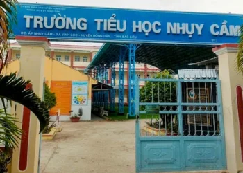 Vietnam’s health ministry orders probe into suspected food poisoning of 46 students