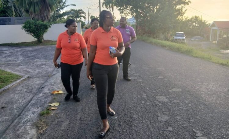 Police Strengthen community ties with friendly patrol in St. Aroment