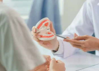 Man indicted for illegally operating Rishon Lezion dental clinic for nine years