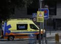 A cyclist was slightly injured when he was hit in Santa Coloma