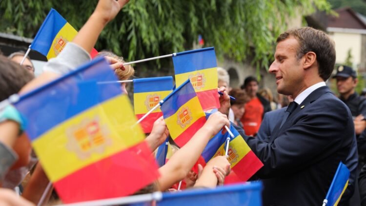 Macron will stop in Arieja before the visit to Andorra