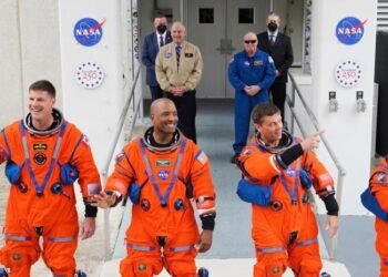 240,000 kilometers from home, Artemis II returns to Earth after a “surreal and profound” journey