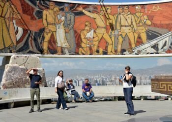 Number of Tourists Up by 40%