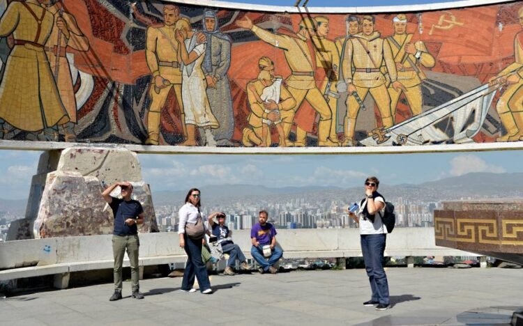Number of Tourists Up by 40%