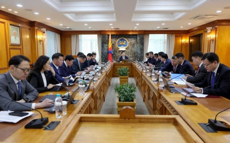 Government Reopens Bank Accounts of 12,100 Companies for One Month