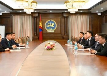Speaker Shares Views with Leaders of Five Parties in Parliament