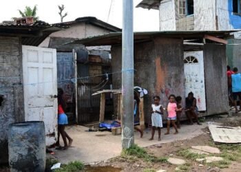 Burst water main floods homes in Beetham Gardens | Local News