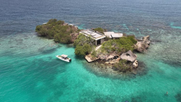 Businessman denies tourist exploitation of island in Cartagena and faces dispute with the ANT