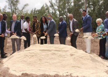 Govt breaks ground on Berry Isl. clinic | News