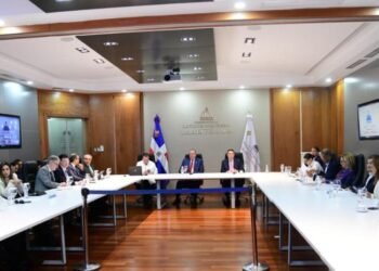 Government calls first meeting on Middle East crisis “positive”