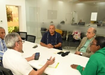 Families from the Piantini sector denounce the industrial power plant that affects their peace and health