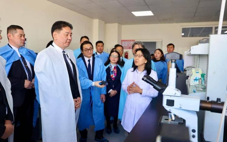 President Khurelsukh Visits Food Research Institute