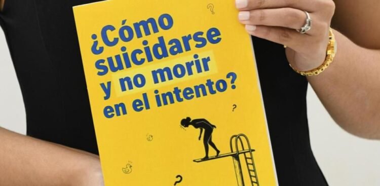 Young Dominican woman talks about depression in her book “How to commit suicide and not die trying?”