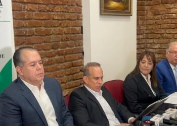 They demand termination of work on Del Sol Street