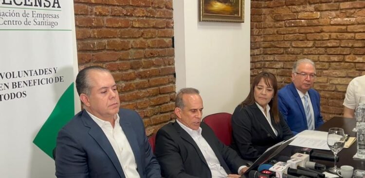 They demand termination of work on Del Sol Street