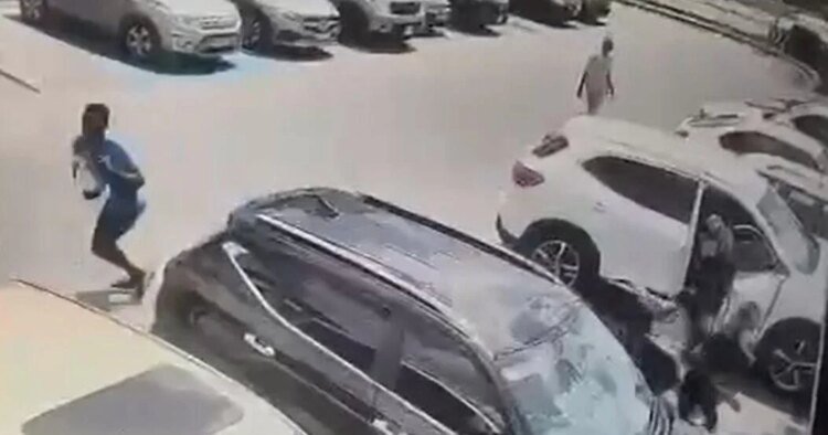 Superpharm attack: Woman robbed of gun, cash and beaten to ground | News Extra