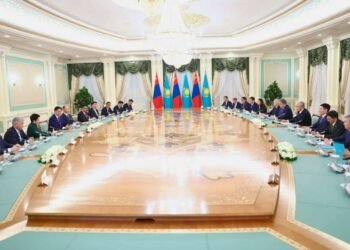 Presidents of Mongolia and Kazakhstan Hold Official Talks