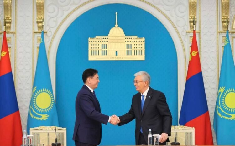 Presidents of Mongolia and Kazakhstan Deliver Statements to Media